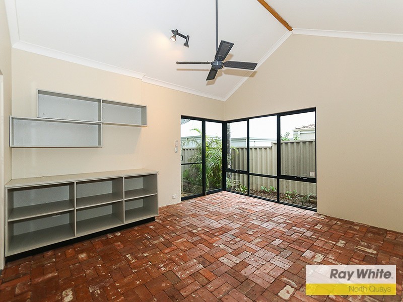 2 GWELUP STREET, Karrinyup WA 6018