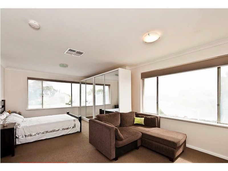 40 WALDORF STREET, Carine WA 6020