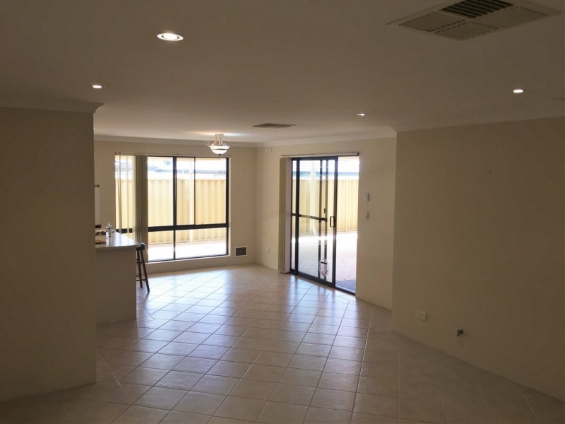 8 Sisley Approach, Tapping WA 6065