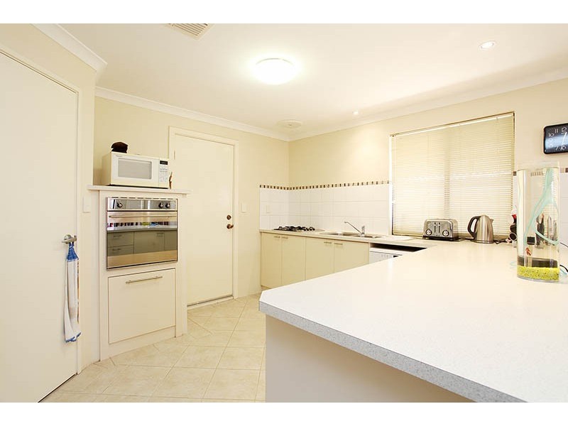 8 Sisley Approach, Tapping WA 6065