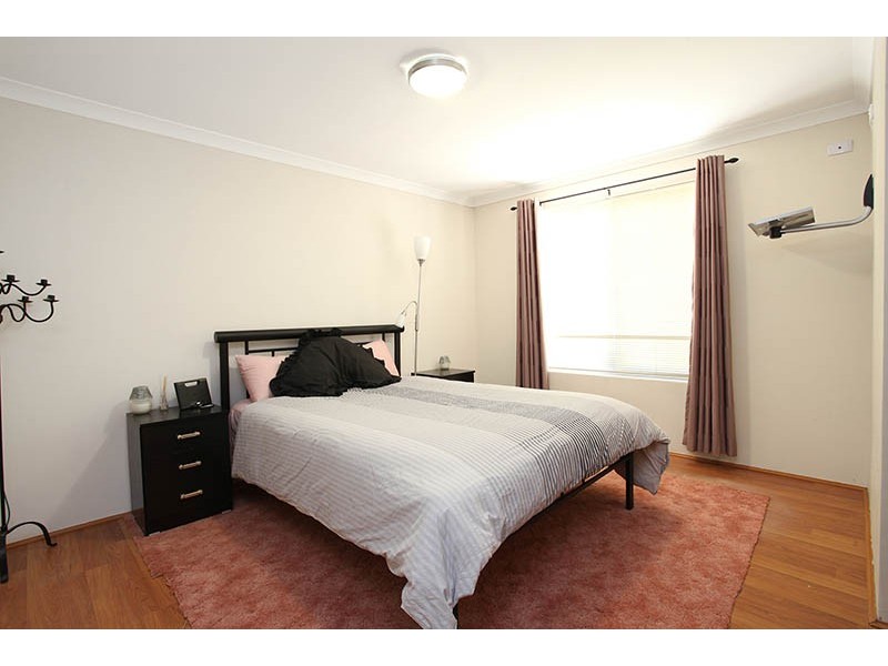 8 Sisley Approach, Tapping WA 6065