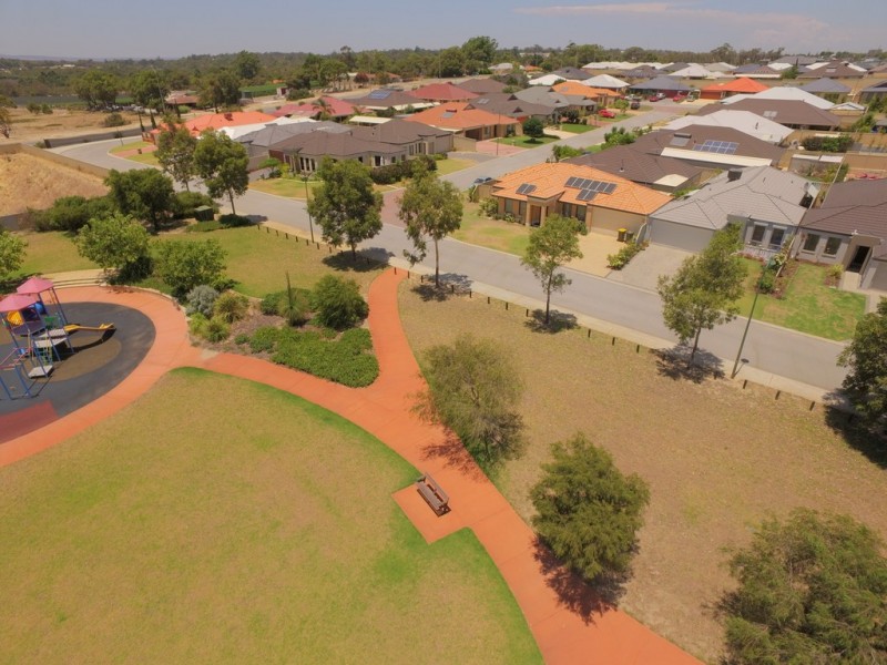 8 Sisley Approach, Tapping WA 6065