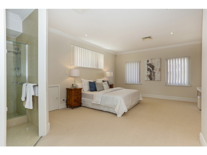 124A MARY STREET, Como WA 6152