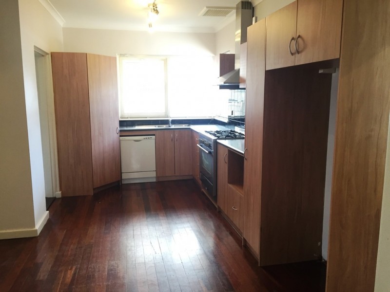 14 PEACOCK STREET, Cloverdale WA 6105