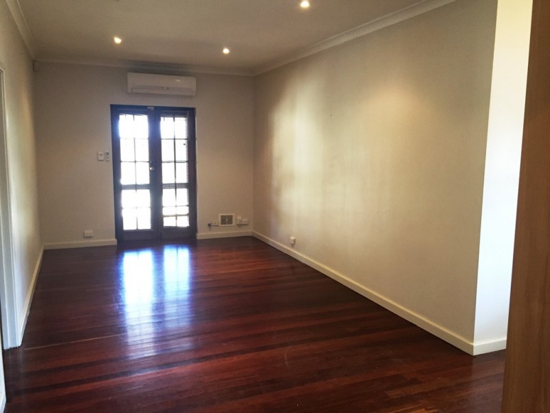 14 PEACOCK STREET, Cloverdale WA 6105