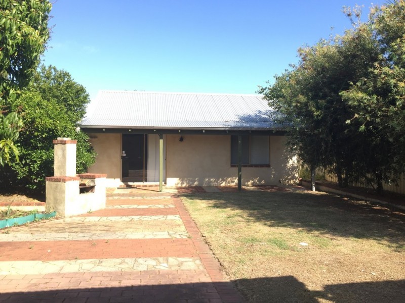 14 PEACOCK STREET, Cloverdale WA 6105