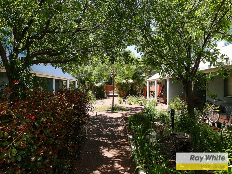 12/6 Seaton Place, Girrawheen WA 6064