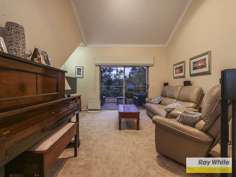 9 Cricklewood Way, Carine WA 6020