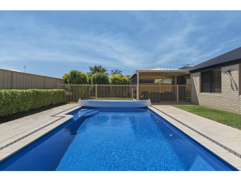 53 SACRAMENTO PARADE, Hocking WA 6065