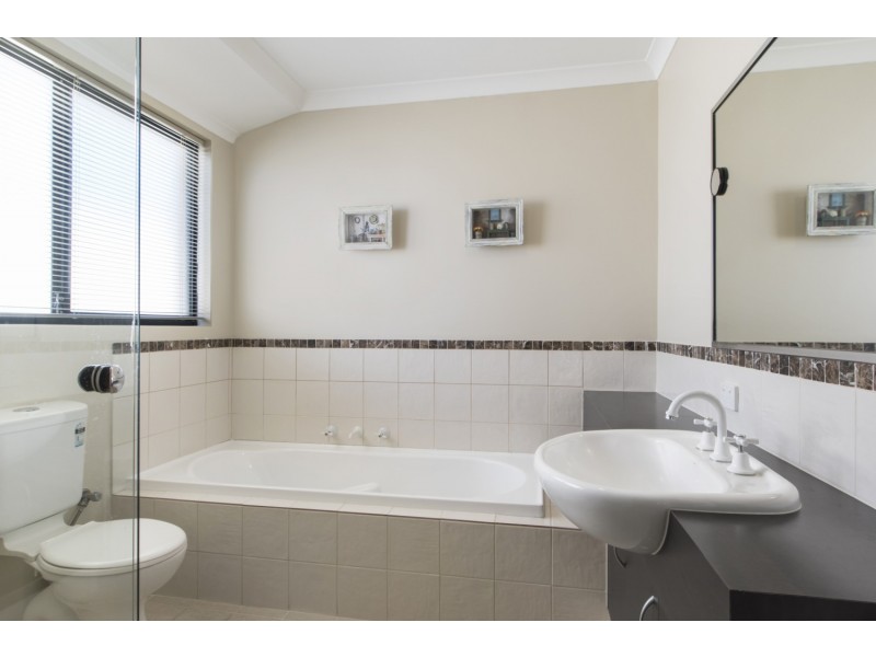 53 SACRAMENTO PARADE, Hocking WA 6065