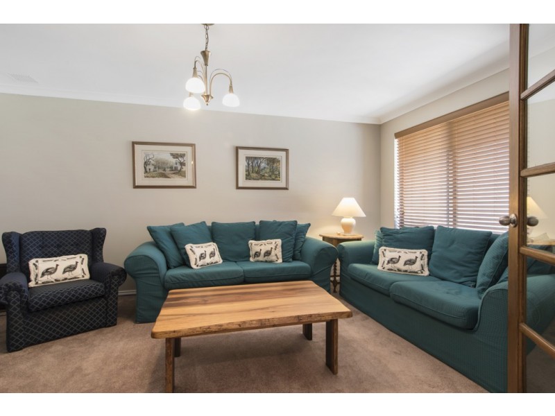 53 SACRAMENTO PARADE, Hocking WA 6065