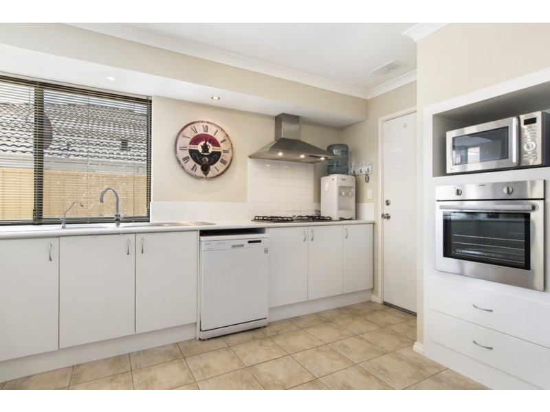 53 SACRAMENTO PARADE, Hocking WA 6065