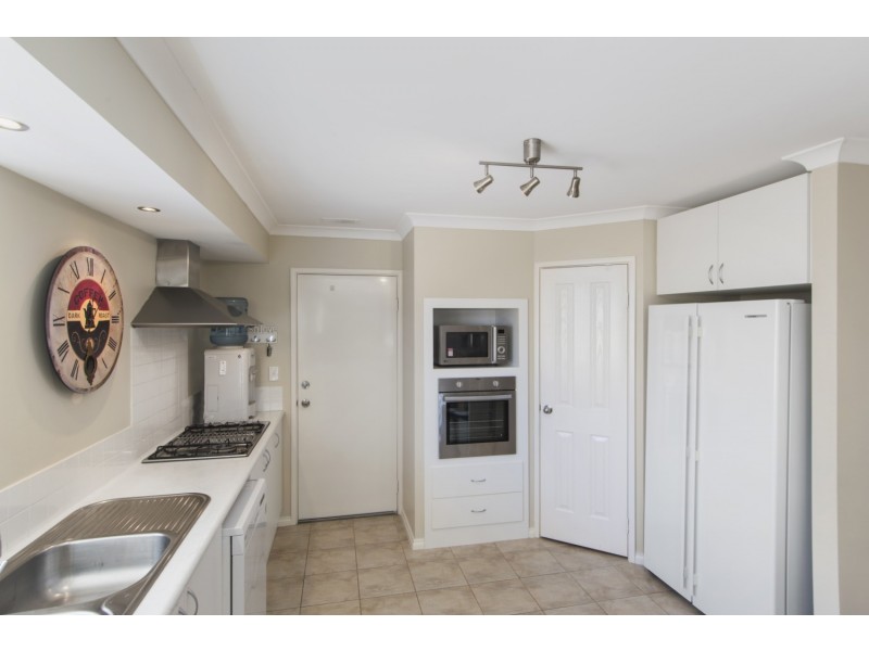 53 SACRAMENTO PARADE, Hocking WA 6065