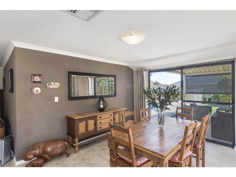 53 SACRAMENTO PARADE, Hocking WA 6065