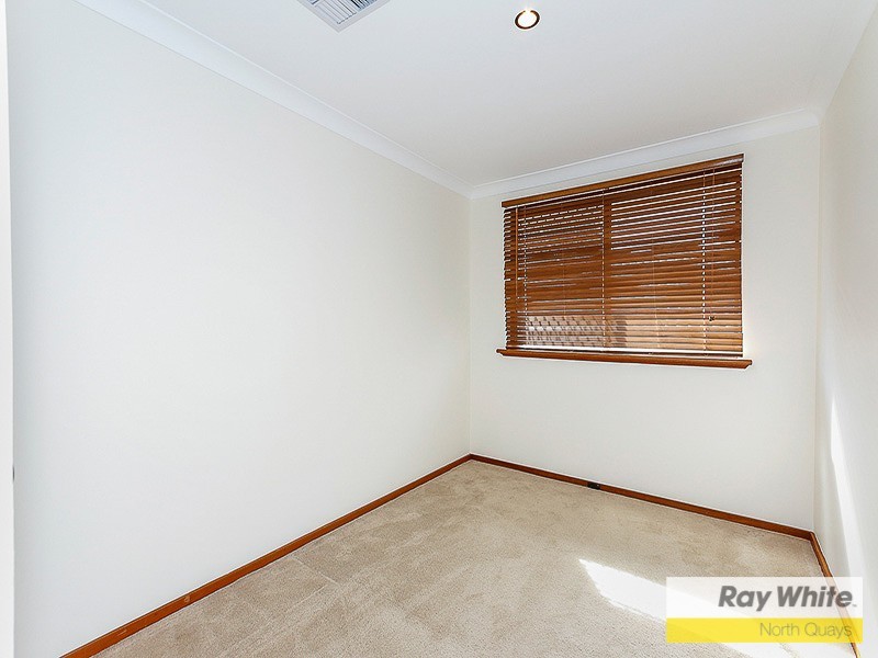 18 Castlefern Way, Duncraig WA 6023