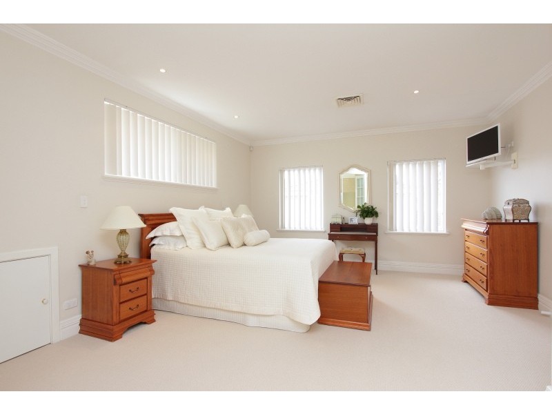 124A MARY STREET, Como WA 6152