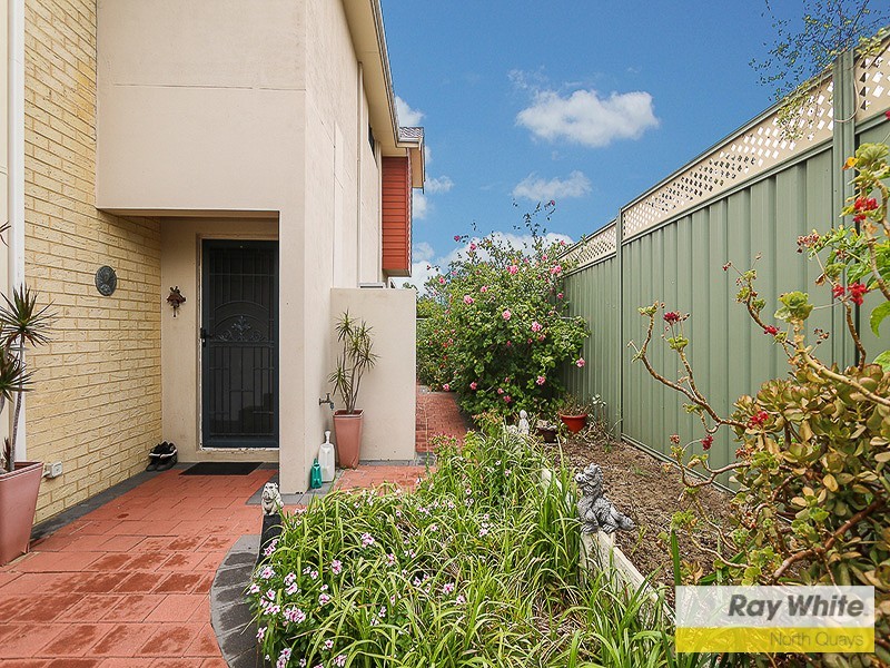 23/21 Bryanston Pass, Madeley WA 6065