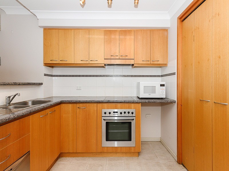 34/126 Mounts Bay Road, Perth WA 6000