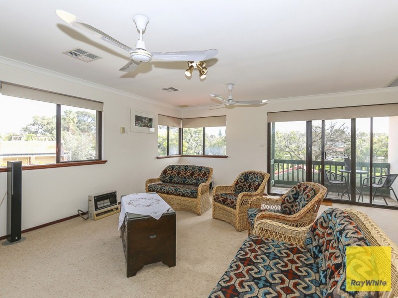 1 Reston Court, Duncraig WA 6023