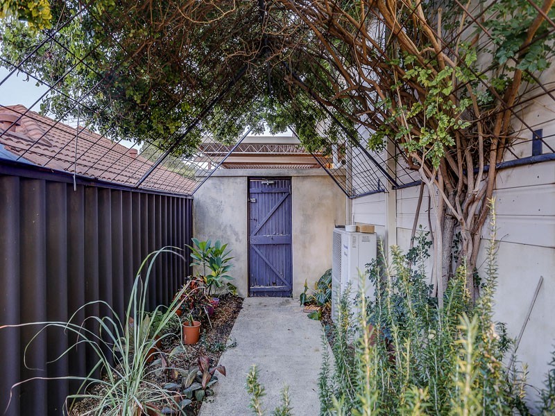 217 Huntriss Road, Doubleview WA 6018