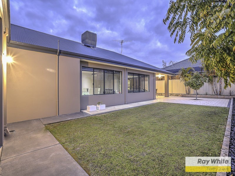 17 Craighall Turn, Madeley WA 6065