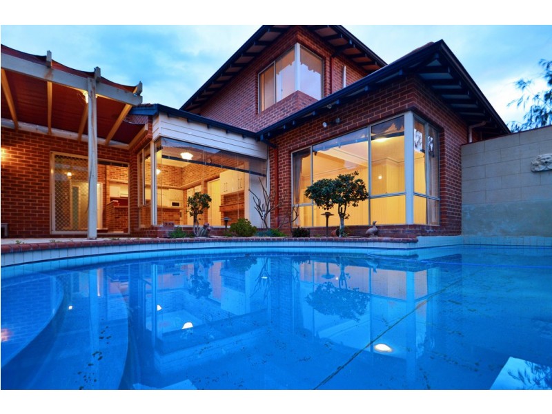 28 CLAREVILLE CRESCENT, Kallaroo WA 6025