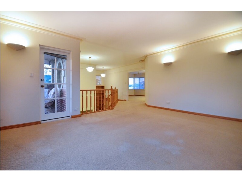 28 CLAREVILLE CRESCENT, Kallaroo WA 6025