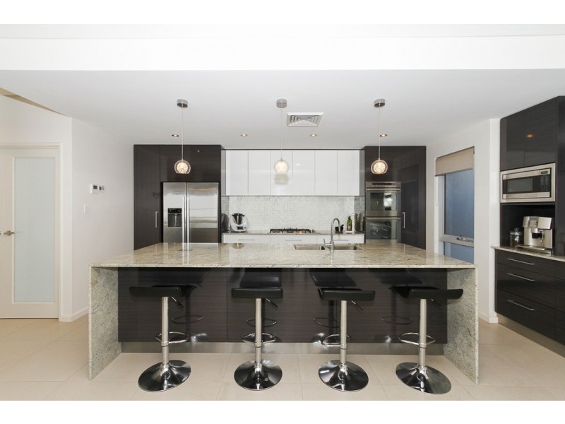 24 Tenerife Boulevard, Hillarys WA 6025