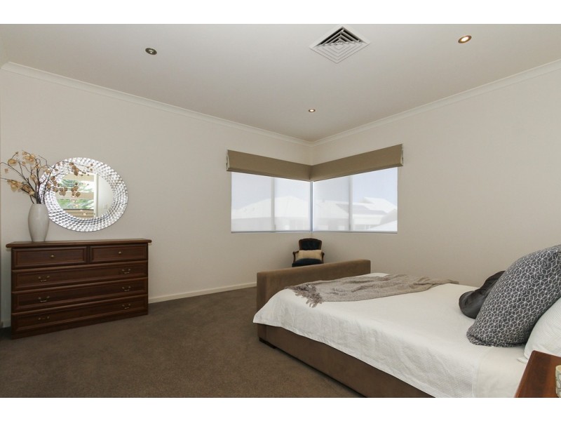 24 Tenerife Boulevard, Hillarys WA 6025