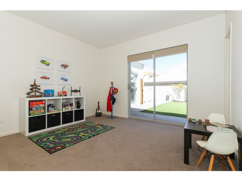 24 Tenerife Boulevard, Hillarys WA 6025