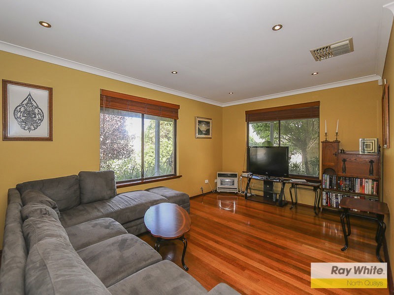 11 Lockyer Court, Duncraig WA 6023