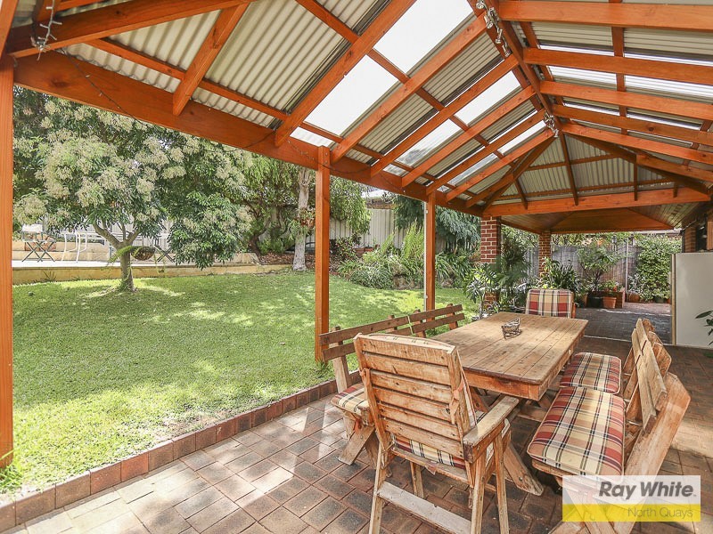 11 Lockyer Court, Duncraig WA 6023