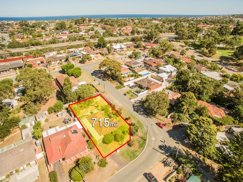 13 Barunga Way, Craigie WA 6025