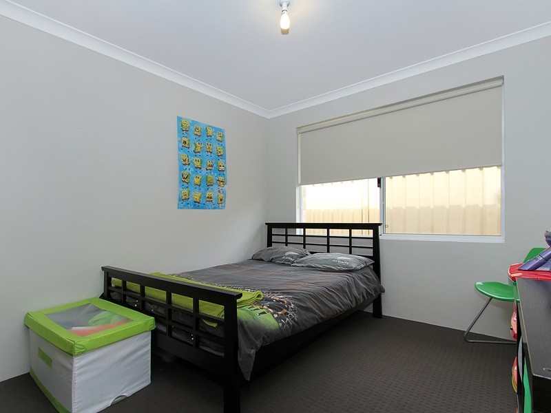 14 Maresfield Gardens, Girrawheen WA 6064