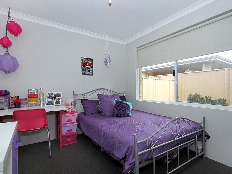 14 Maresfield Gardens, Girrawheen WA 6064