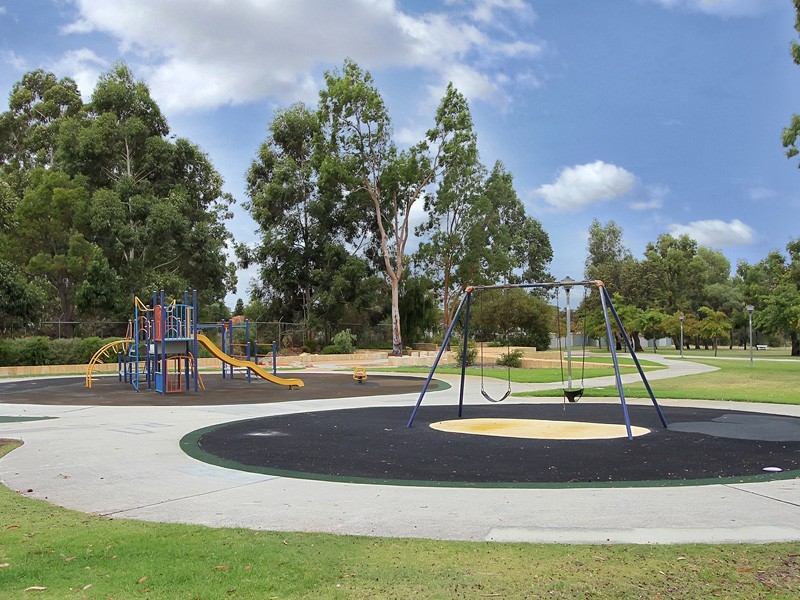 14 Maresfield Gardens, Girrawheen WA 6064