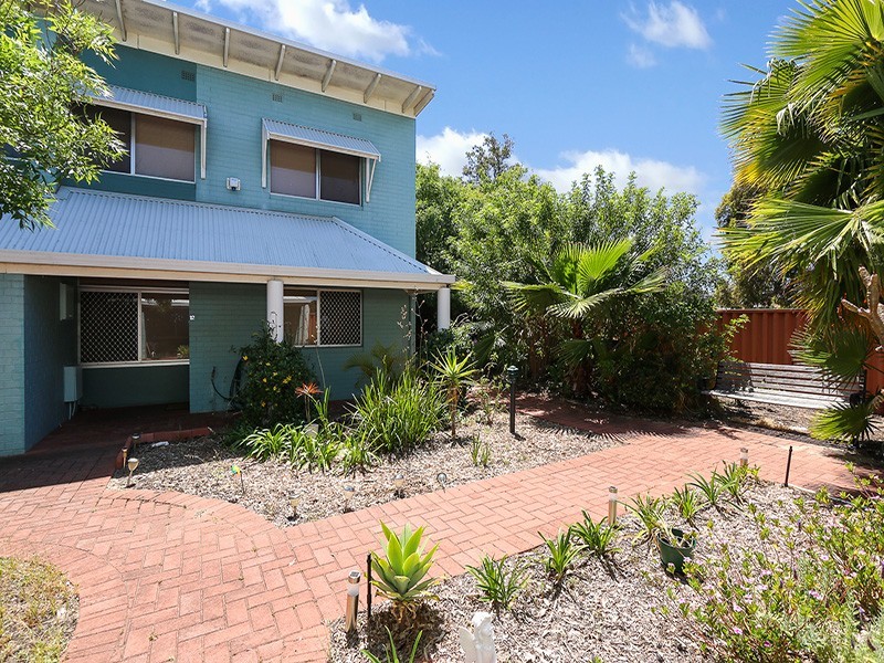 12/6 Seaton Place, Girrawheen WA 6064