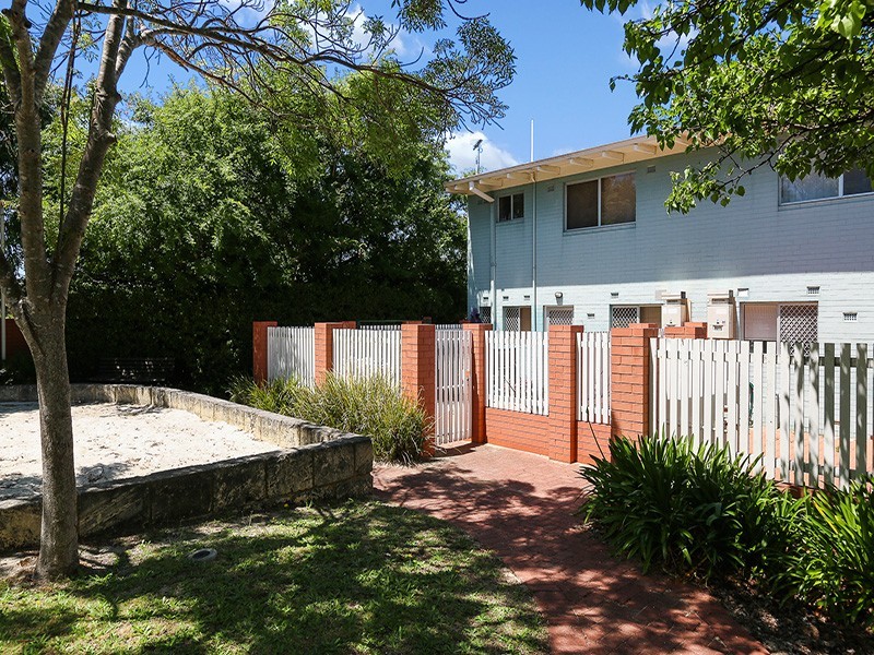 12/6 Seaton Place, Girrawheen WA 6064