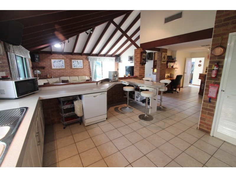 6 Oakapple Drive, Duncraig WA 6023