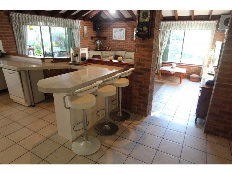 6 Oakapple Drive, Duncraig WA 6023