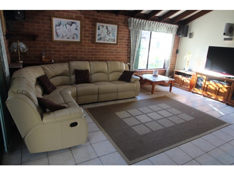 6 Oakapple Drive, Duncraig WA 6023