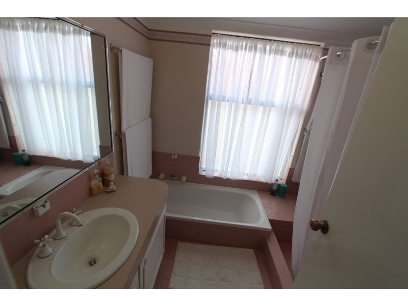 6 Oakapple Drive, Duncraig WA 6023