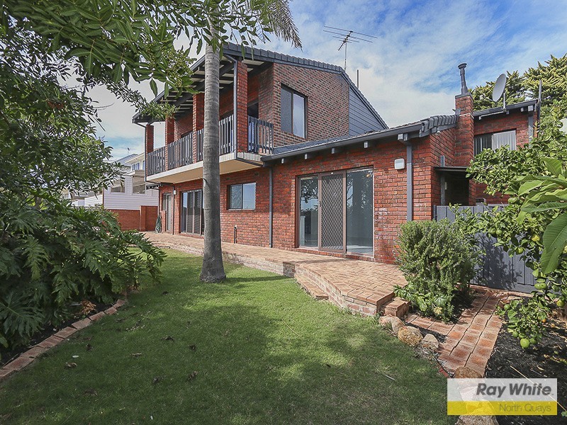 35 KING ALBERT ROAD, Trigg WA 6029