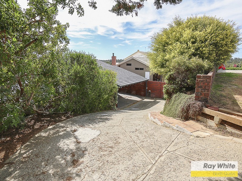 35 KING ALBERT ROAD, Trigg WA 6029
