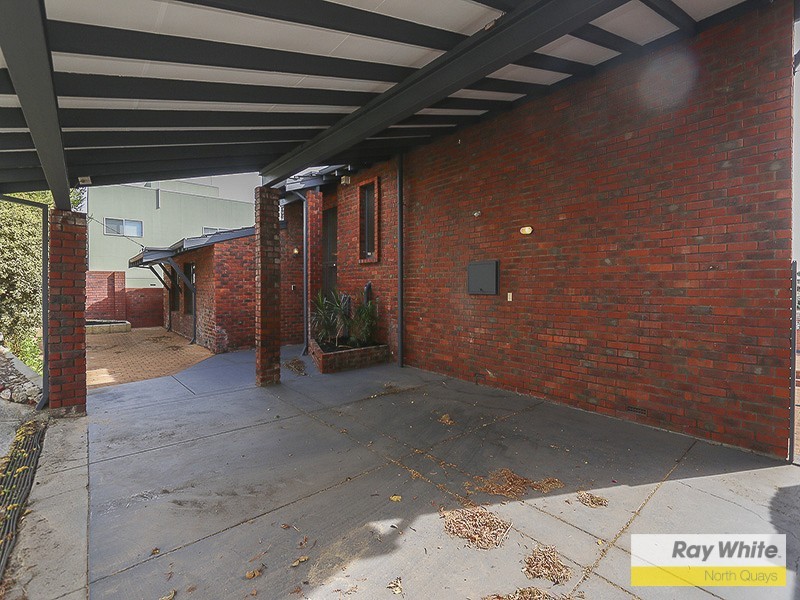 35 KING ALBERT ROAD, Trigg WA 6029