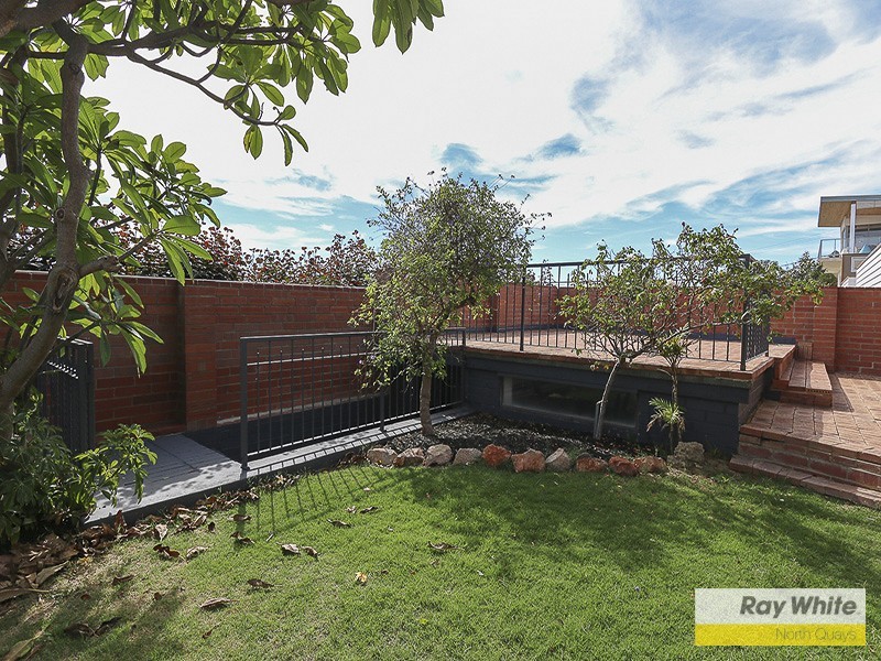 35 KING ALBERT ROAD, Trigg WA 6029