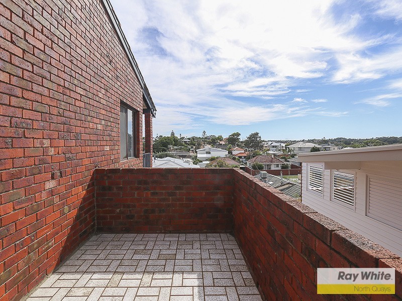 35 KING ALBERT ROAD, Trigg WA 6029