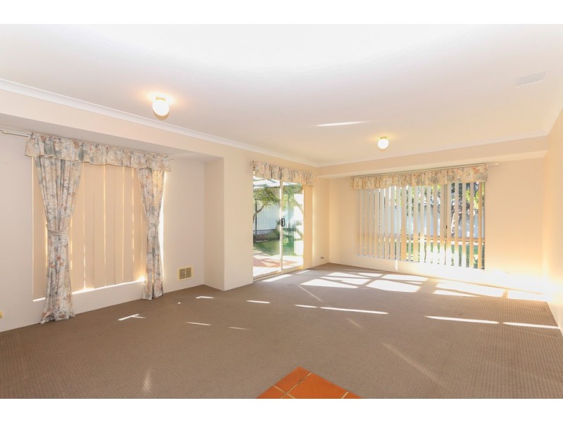 26 Kirkdale Turn, Kinross WA 6028