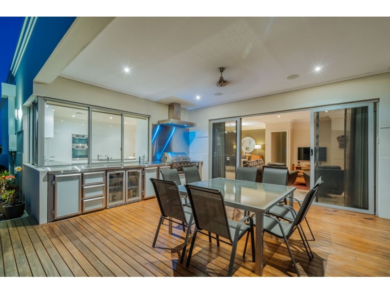 14 Luccombe Way, Karrinyup WA 6018