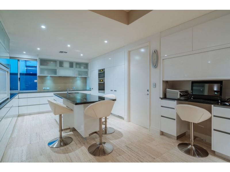 14 Luccombe Way, Karrinyup WA 6018